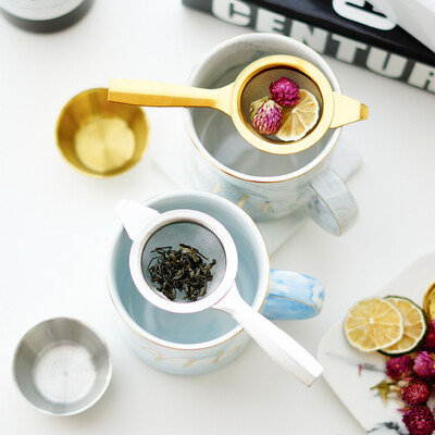

Stainless Steel Gold Long Handled Tea Strainer with Drip Bowl for Teapot Mug Teacup