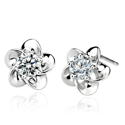

Sliver Color AAA Cubic Zirconia Stud Earrings Wedding Women Fashion Jewelry Flower Pierced Earring Gift WHB11