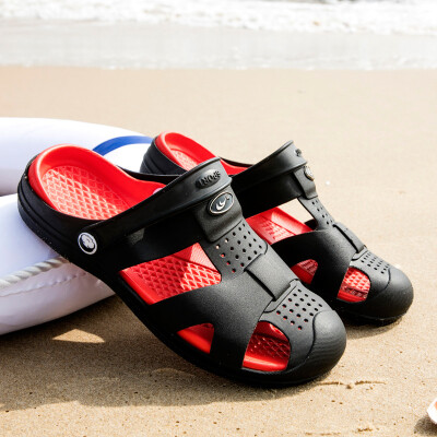 

Summer hole shoes Korean version of the trend of mens slippers personality beach shoes outdoor sandals