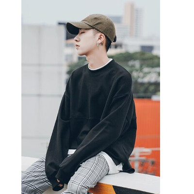 

Autumn fake two-piece sweater mens round neck loose Korean version of the trend of youth BF wind students