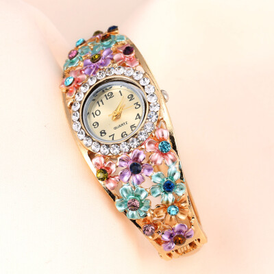 

Womens Watch Alloy Bracelet Table Flower with Drill Header Quartz Watch