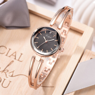 

RM European Beauty Simple Casual Fashion Convex Small Exquisite Bracelet Watch