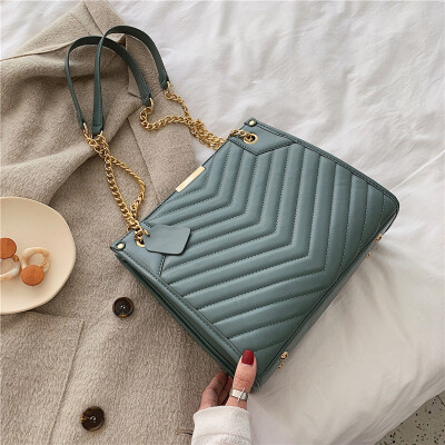 

New chic leisure texture package 2019 new Korean fashion Joker foreign style shoulder slung small square bag on the north bag