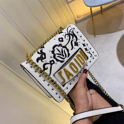 

Autumn retro small bag womens 2019 new style Korean embroidery single-shoulder bag-in-one-way small square bag