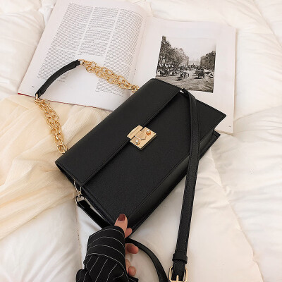 

Qiao Bani 2019 new European&American style fashion street shoot C chain K flip cover bills shoulder diagonal cross trend handbags