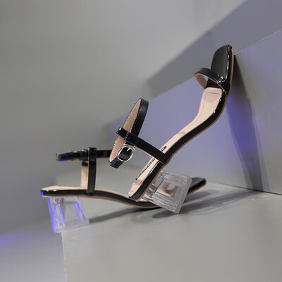 

Transparent high-heeled sandals female fairy wind night shoes Joker fashion thick heel with net red 2019 new summer