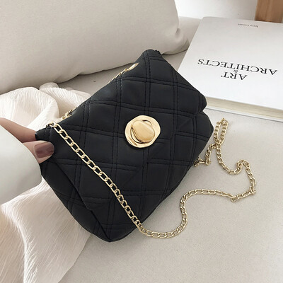 

New small bag female 2019 new Korean version of the ocean chain small square bag fashion wild rhombic shoulder Messenger bag