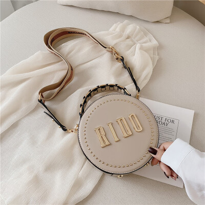 

Qiao Bani 2019 new Korean chic fashion rivet personality small round bag shoulder shoulder diagonal trend handbags