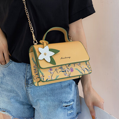 

Female bag 2019 new fashion flower handbag summer small fresh messenger bag wild ins net red small bag