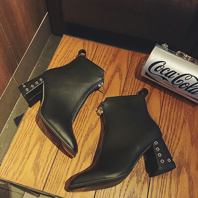 

Fairy wind Martins female English wind new autumn fashion thick&handsome Joker hollow short boots