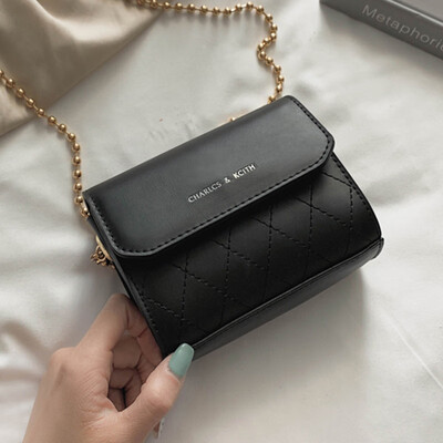 

On the new female 2019 summer new wave Korean version of Joker Messenger bag chain shoulder bag fashion small square bag