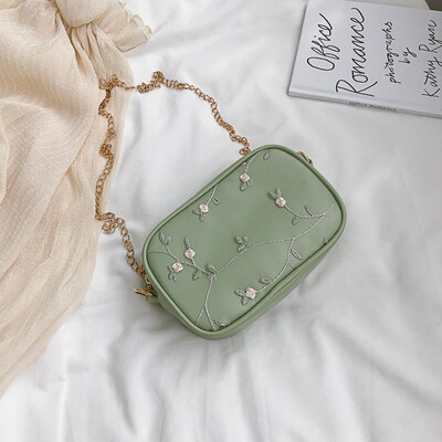 

2019 new wild temperament small square bag female chic embroidered Sen fairy neon bag fashion chain shoulder bag