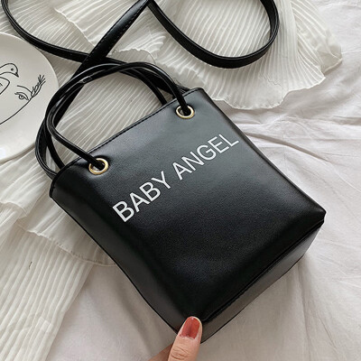 

Womens 2019 spring&summer new Chaohan version of the texture fashion 100 handheld single shoulder oblique span bag locomotive