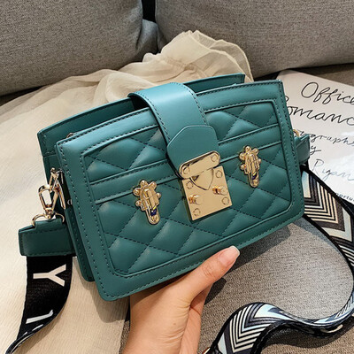 

Xiaoxiangfeng rhombog bag woman 2019 new Korean version fashion hundred with one shoulder slanted small square bag