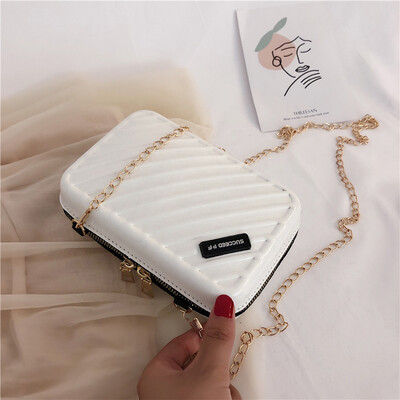 

2019 new fashion diagonal stripes Korean shoulder bag casual wild Messenger small square bag personality letter chain bag