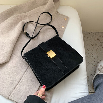 

Girls small bag new Korean fashion wild shoulder Messenger bag lock small square bag tide