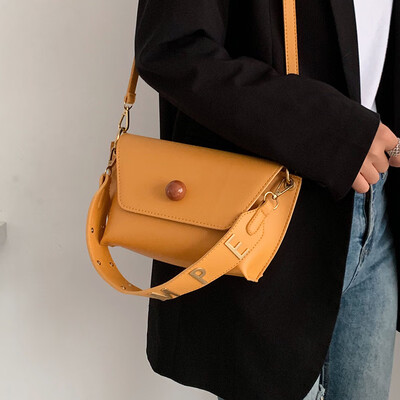 

Advanced sense bag foreign air bag 2019 new Korean version of the wild texture Messenger bag wide shoulder strap fashion shoulder bag