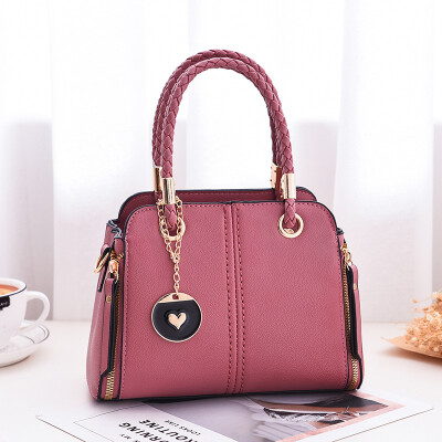 

2019 spring&summer new European&American ladies bag cool fashion big bag female shoulder slung handbag