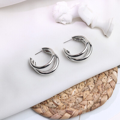 

In 2019 the new brand design opening C-series earrings generous minimalist temperament wild Korean earrings for women