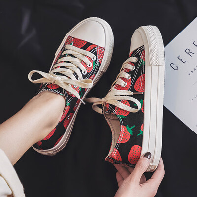 

Strawberry shoes retro Hong Kong wind net red small white shoes women 2019 spring new Joker Korean student canvas shoes women