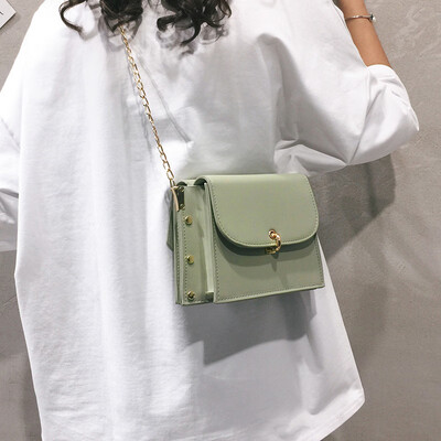 

2019 new fashion ins super fire wild double-sided metal chain small square bag wild casual shoulder diagonal package