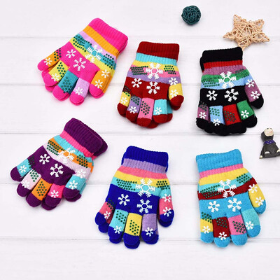 

Modern Autumn Winter Kids Condensed Print Snow Colored Yarn On Needles Gloves Random Color