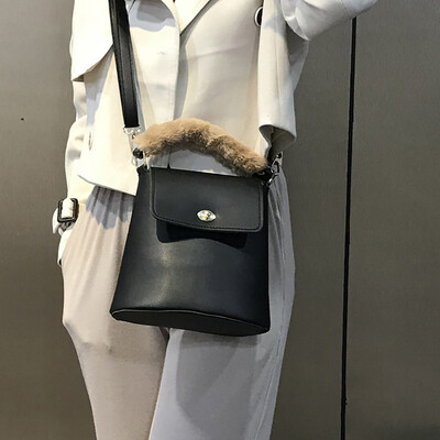 

Tailored Women Retro Lock Bucket Bag Flip Handbag Joker Shoulder Diagonal Bag