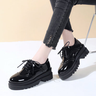 

Carved British style shoes womens Korean version of 100 flat bottoms round head lace leisure social single shoe trend