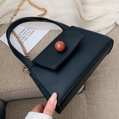 

Small bag women 2019 new Korean version of simple Joker shoulder bag fashion western style slung small square bag tide