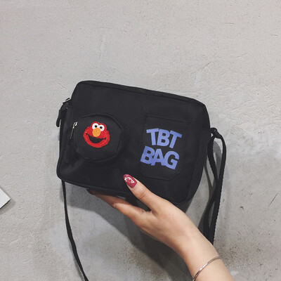 

Ins super fire canvas small bag female 2019 on the new wild Harajuku student cartoon Messenger bag net red di di package