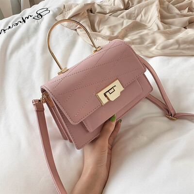 

Qiao Bani 2019 new Korean fashion Dongdaemun embroidery thread lock flip cover bag shoulder diagonal cross tide handbag