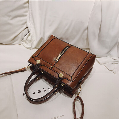 

Ins small bag female chic retro simple wild 2019 new wave Korean version of the slung shoulder portable small square bag