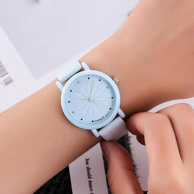 

2018 Band Analog Pure Color hand clock women Simple Temperament Quartz watch Fashionable Business ladies wristwatches D