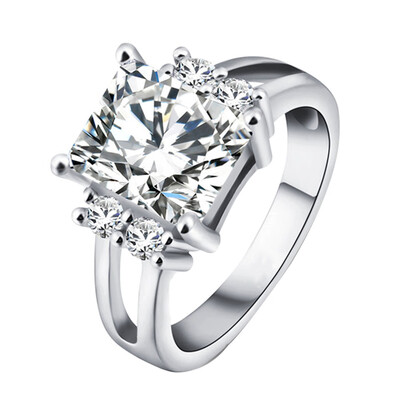 

Fashion Weeding Rings Four Claw Round Shinny Zircon Crystal Silver Color For Women Jewelry
