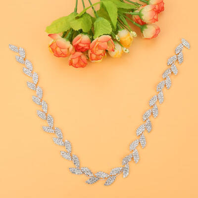 

Greensen 1yard 15cm Wide Rhinestone Ribbon Tree Leaf Design AAA Diamond Wrap Roll Decoration