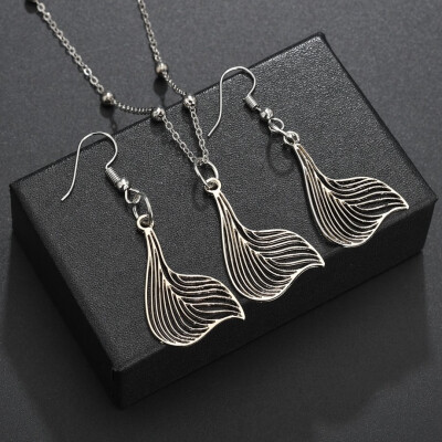 

Necklace Earrings Set Simple Women Fashion Jewelry Hollow Flower Fish Gold And Silver Necklace Pendant Alloy Set Wedding Jewelry