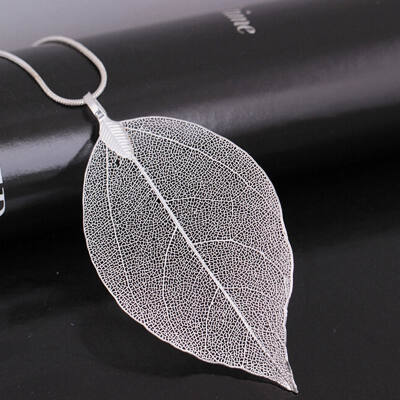 

Rinhoo Sweater Coat Necklaces Ladies Girls Special Leaves Leaf Dress Pendant Necklace Long Chain Jewelry for Women Gift