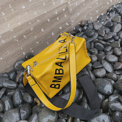 

Texture handbag new 2019 Korean version of Boston womens bag fashion wide shoulder strap pillow slanted bag