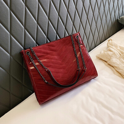 

The new online celebrity in autumn&winter is the same type of large bag woman 2019 Korean version of the chain oblique satchel