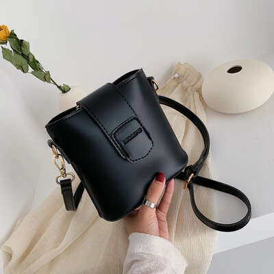 

Foreign style small bag women 2019 new wave Korean version of simple messenger bag fashion Joker ladies shoulder bag