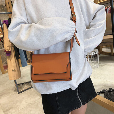 

Tailored Women Wide Shoulder Strap Retro Versatile Shoulder Bag Messenger Bag