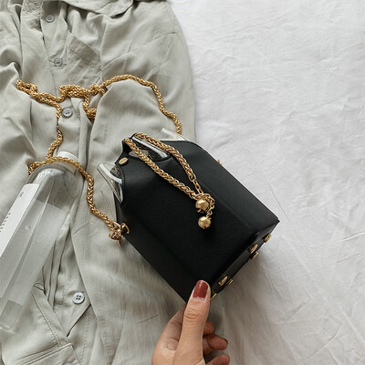 

Ins super fire chain small bag handbag 2019 new fashion bucket bag summer small fresh chain Messenger bag