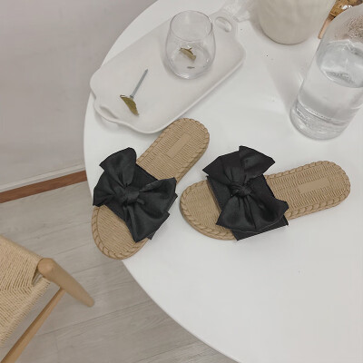 

2019 Fashion Butterfly slippers Women wear a hundred pieces of non-skid slippers with flat soles outside the comfortable soft sole