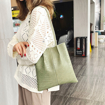 

Ins super fire bag female bag new 2019 Korean version of the tide fashion simple wild large capacity crocodile pattern shoulder bag