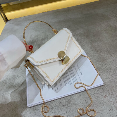 

Qiao Bani 2019 new Korean chic fashion embroidery thread chain flip hard handle handbag shoulder diagonal handbag