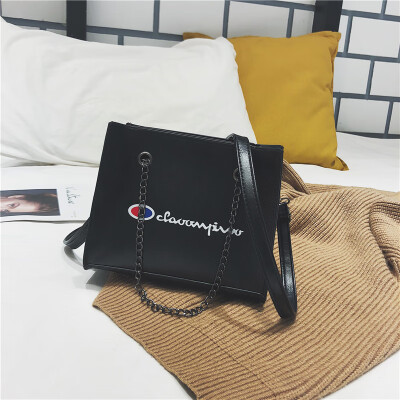 

New small bag female 2018 new wave autumn&winter chain shoulder Messenger bag small black bag simple retro small square bag