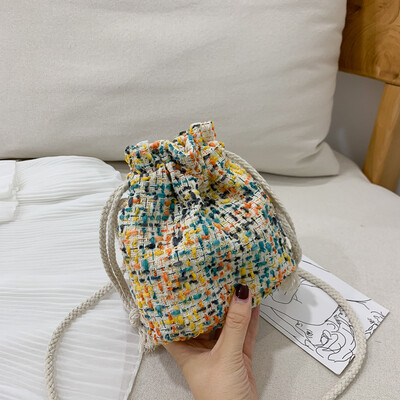 

Little fairy wild woven bucket bag simple contrast color shoulder bag 2019 new casual fashion temperament Messenger bag