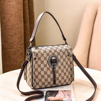 

Womens bag new Chaohan version of the one-shoulder bag oblique shoulder bag retro when the lady fimme bag