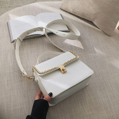 

New small bag female 2019 new wave Korean version of the wild Messenger ins super fire striped shoulder fashion handbag