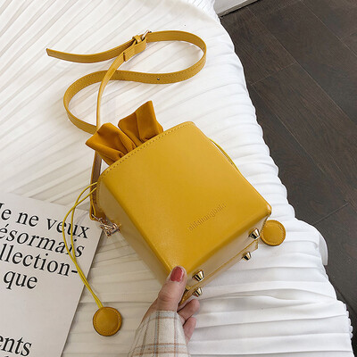 

Advanced sense bag foreign casual messenger bag female bag 2019 new ins super fire bucket bag French small crowd bag